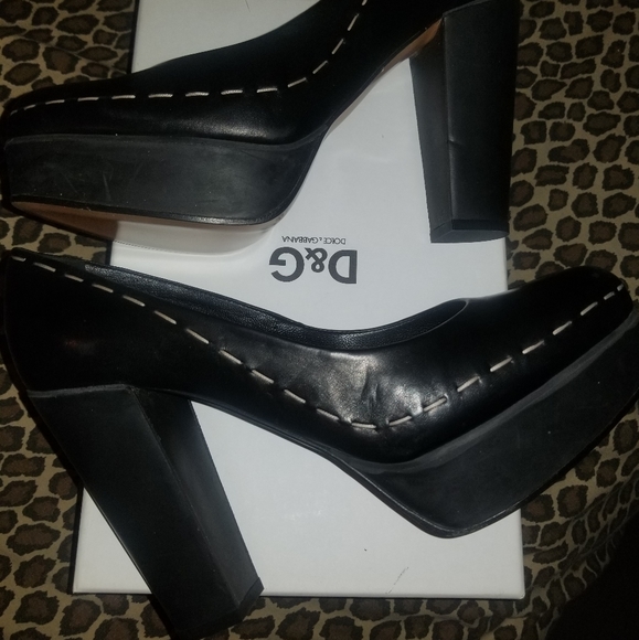 Chloe Pump - Picture 3 of 10